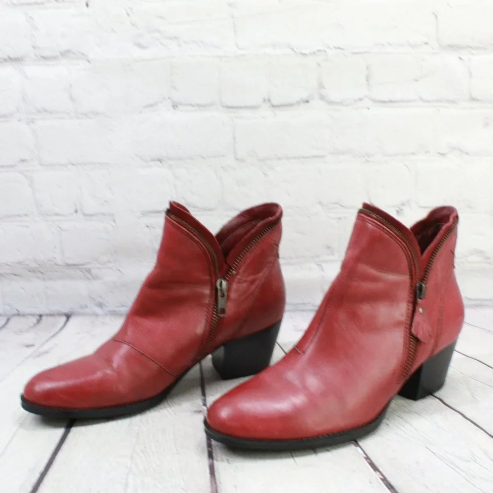 EARTH Red Leather Side Zip Heeled Ankle Booties Size 7.5 - Picture 3 of 9